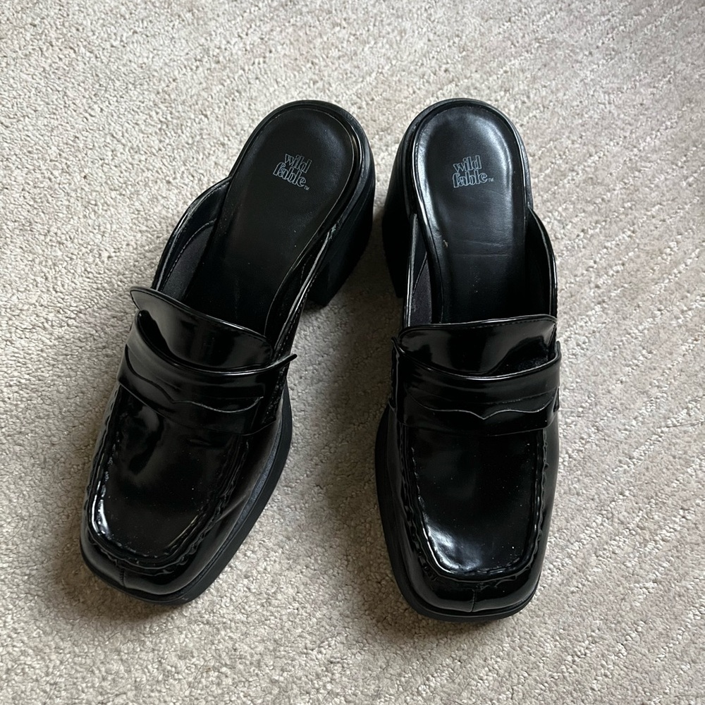 Wild Fable Black Faux Patent Leather Women’s Mules Size 8.5